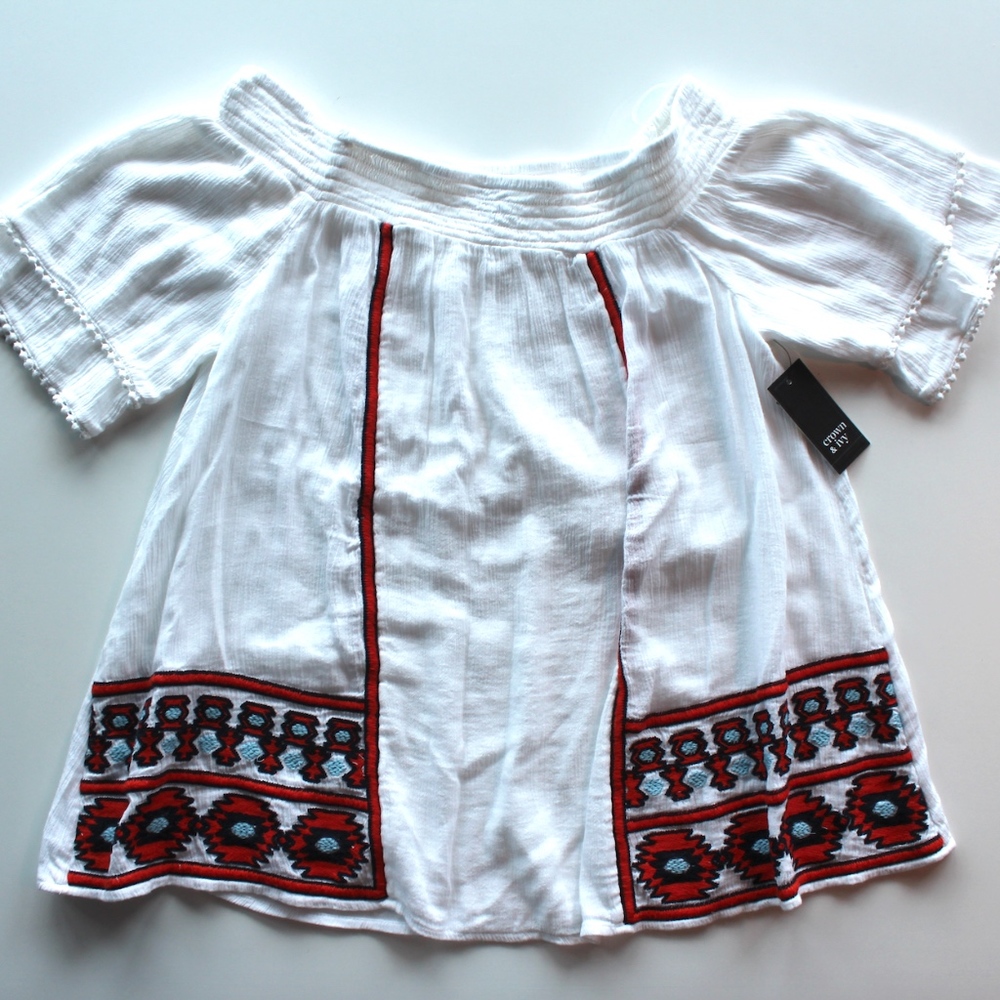NWT! CROWN & IVY | AZTEC EMBROIDERY OFF-SHOULDER